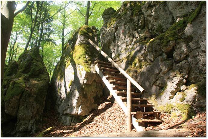 Roter Querstrich Treppe.jpg