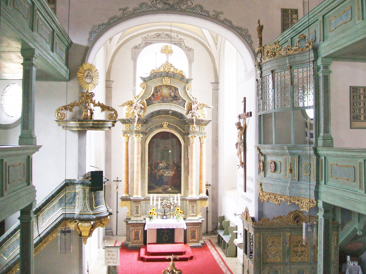 Altar in der Stadtpfarrkirche