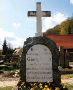 Das Grab von Georg Barth, heute noch auf dem Friedhof in Betzenstein erhalten. Leider haben wir keinen Alternativtext zu diesem Bild, aber wir arbeiten daran.